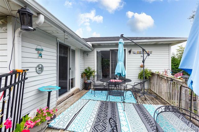 11586 Norway Drive, Hartland, MI 48353