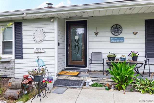 11586 Norway Drive, Hartland, MI 48353