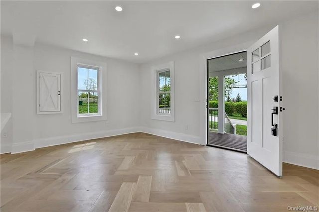 386 Lakeside Road, Newburgh, NY 12550