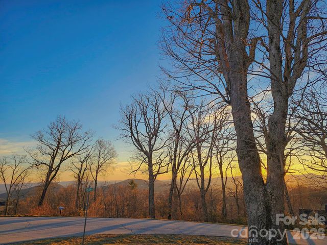 214 Summerset Drive, Hendersonville, NC 28792