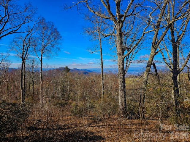 214 Summerset Drive, Hendersonville, NC 28792