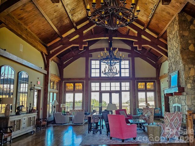 214 Summerset Drive, Hendersonville, NC 28792