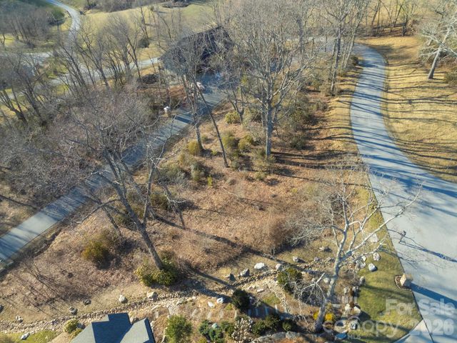 214 Summerset Drive, Hendersonville, NC 28792