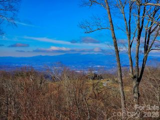 214 Summerset Drive, Hendersonville, NC 28792