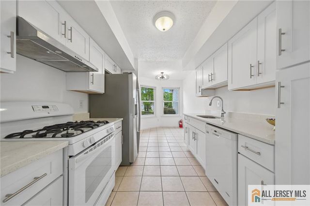 282 Kraemer Court 282, East Brunswick, NJ 08816