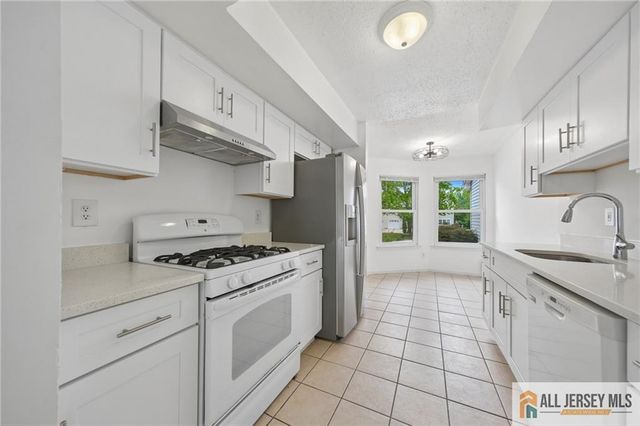 282 Kraemer Court 282, East Brunswick, NJ 08816