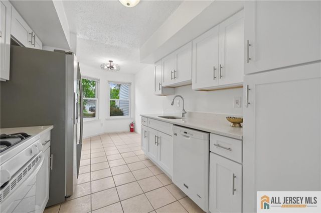 282 Kraemer Court 282, East Brunswick, NJ 08816