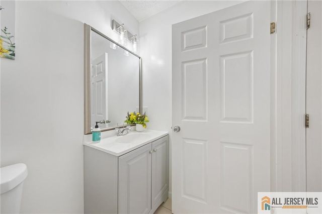 282 Kraemer Court 282, East Brunswick, NJ 08816