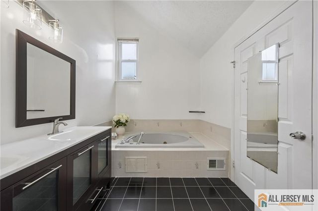 282 Kraemer Court 282, East Brunswick, NJ 08816