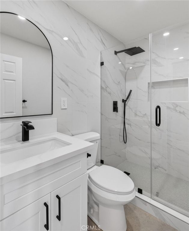 Image 13 of property listing at 173 W 232nd Pl, Carson, CA 90745