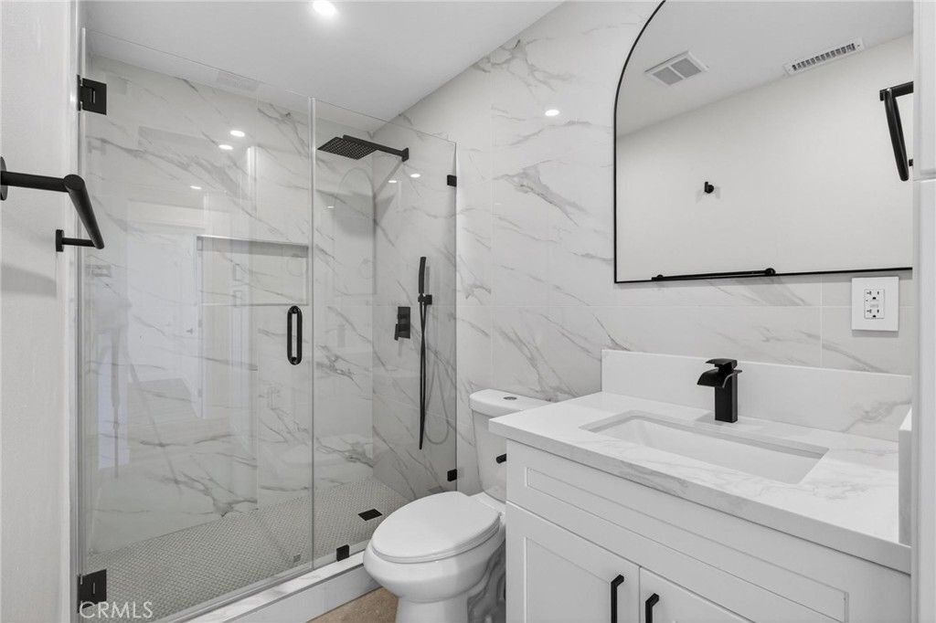 Image 17 of property listing at 173 W 232nd Pl, Carson, CA 90745