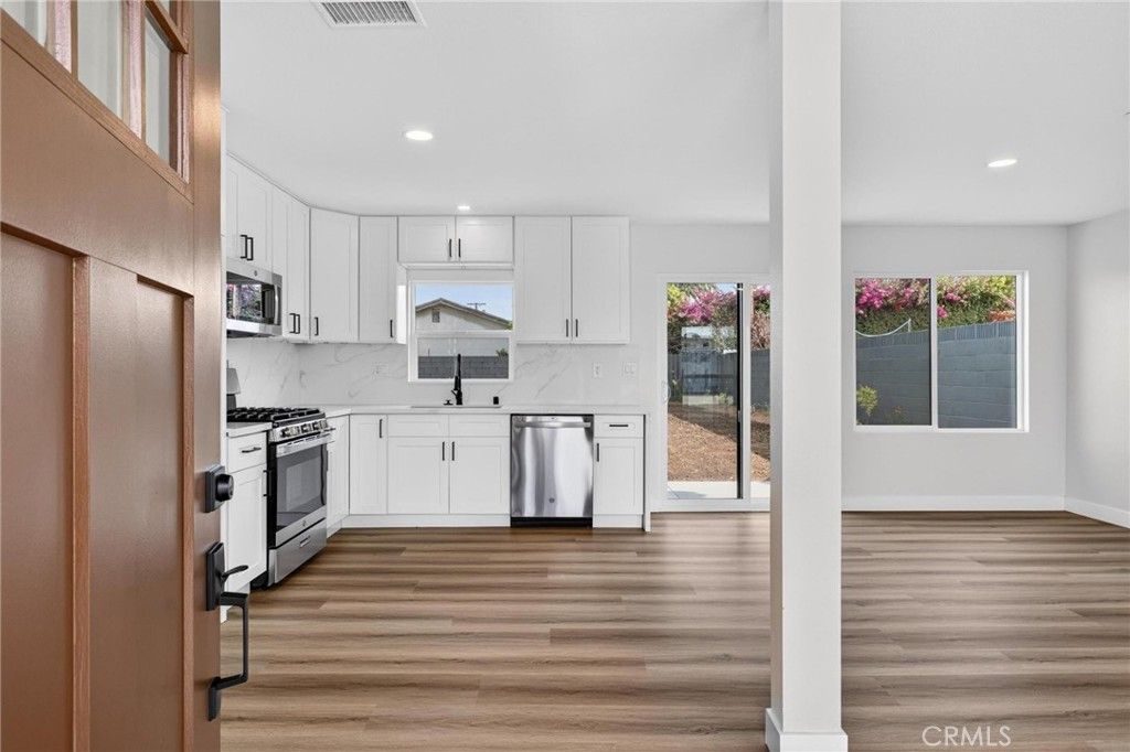 Image 4 of property listing at 173 W 232nd Pl, Carson, CA 90745