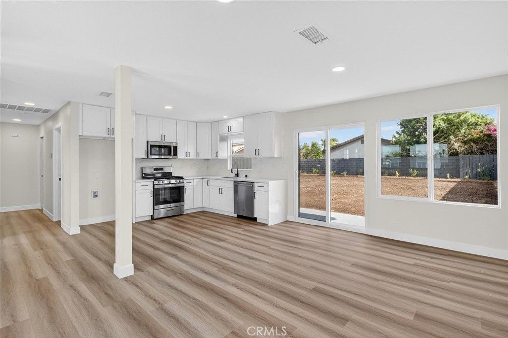 Image 5 of property listing at 173 W 232nd Pl, Carson, CA 90745