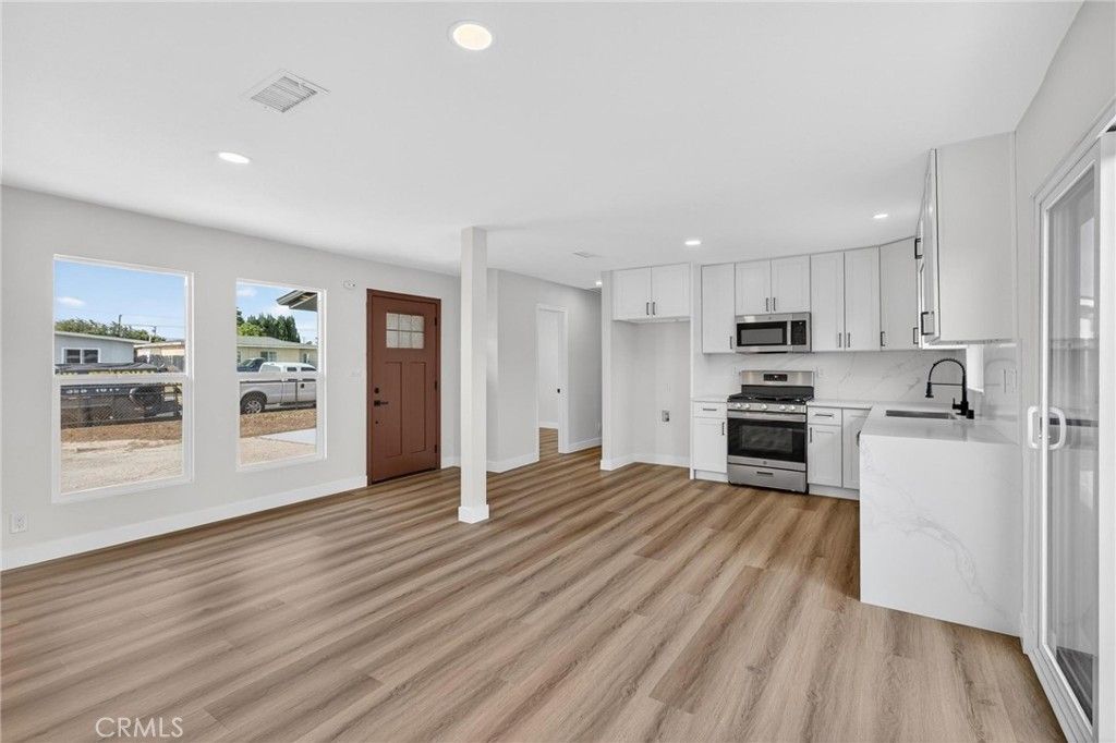 Image 7 of property listing at 173 W 232nd Pl, Carson, CA 90745