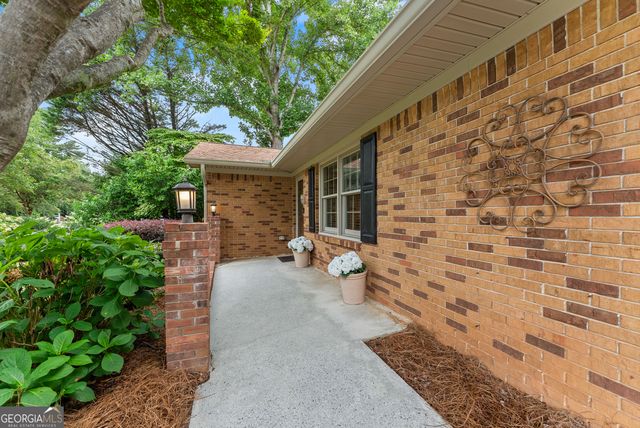 290 Cochran Drive, Gainesville, GA 30506