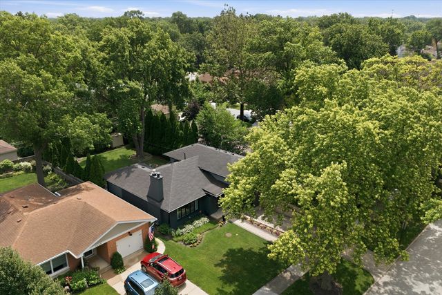 1505 Hoffman Avenue, Park Ridge, IL 60068