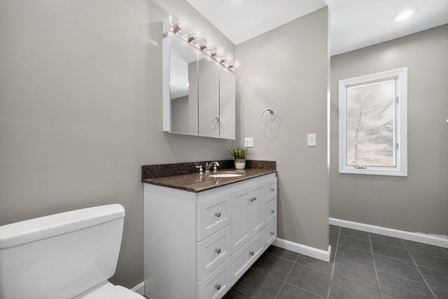 39 Neillian St 39, Bedford, MA 01730