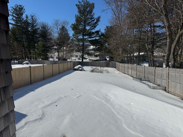 39 Neillian St 39, Bedford, MA 01730