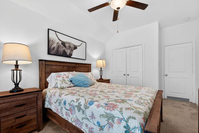 19043 Pinewood Grove Trail, New Caney, TX 77357