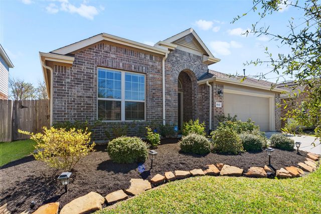 19043 Pinewood Grove Trail, New Caney, TX 77357