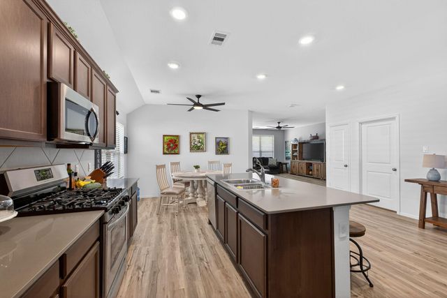 19043 Pinewood Grove Trail, New Caney, TX 77357