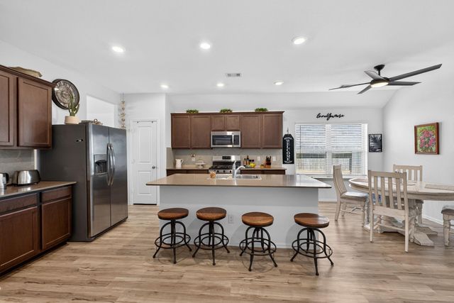 19043 Pinewood Grove Trail, New Caney, TX 77357