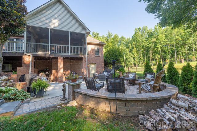 2041 Fairways Drive, Cherryville, NC 28021