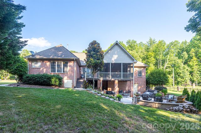 2041 Fairways Drive, Cherryville, NC 28021