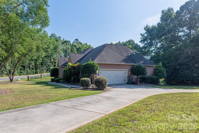 2041 Fairways Drive, Cherryville, NC 28021