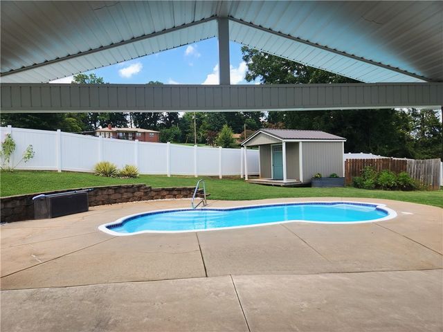 103 Clearwater Drive, Seneca, SC 29672