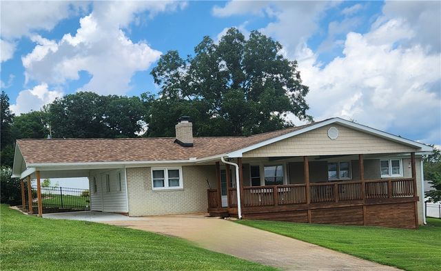 103 Clearwater Drive, Seneca, SC 29672