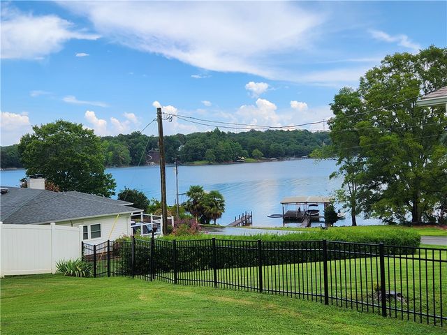 103 Clearwater Drive, Seneca, SC 29672