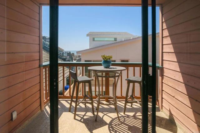 2435 Garfield St, Carlsbad, CA 92008