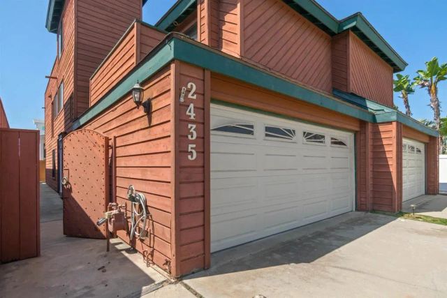 2435 Garfield St, Carlsbad, CA 92008