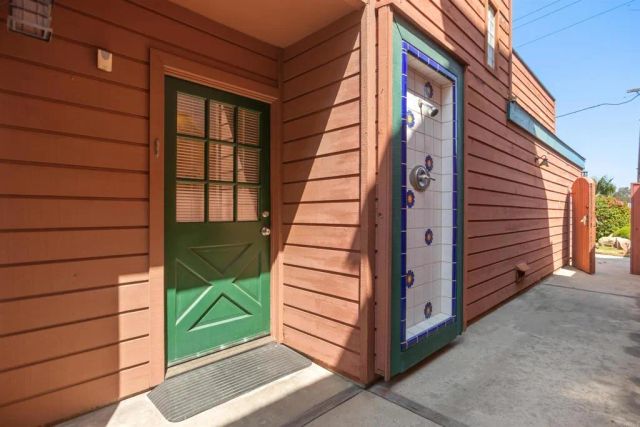 2435 Garfield St, Carlsbad, CA 92008