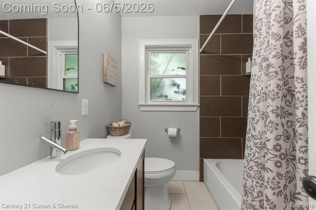 2012 Cummings Avenue, Berkley, MI 48072