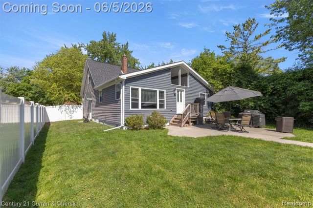 2012 Cummings Avenue, Berkley, MI 48072
