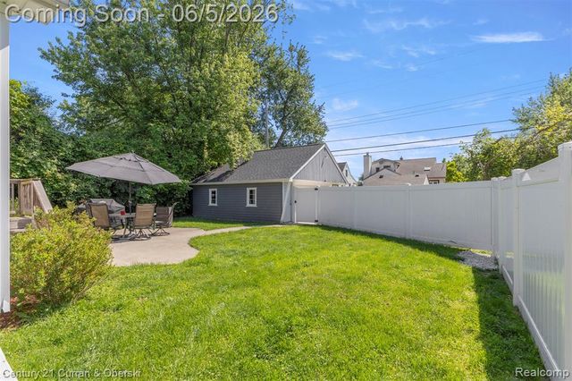 2012 Cummings Avenue, Berkley, MI 48072