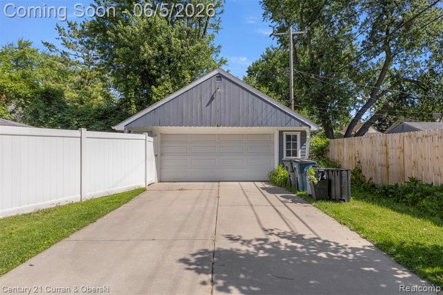 2012 Cummings Avenue, Berkley, MI 48072