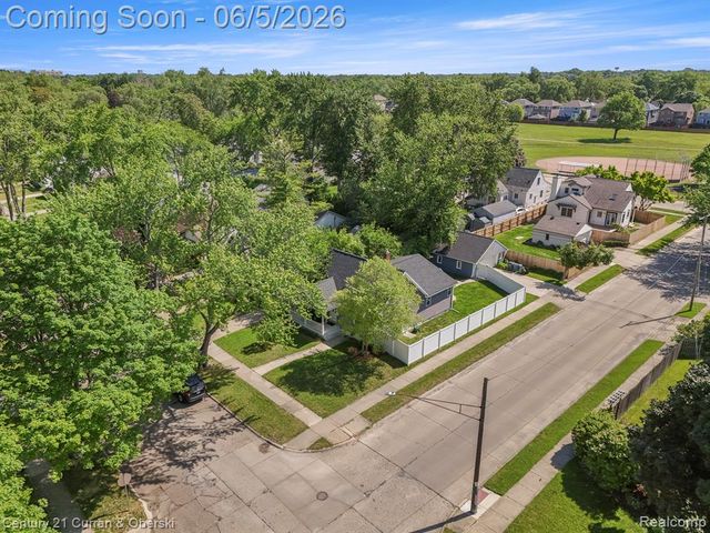 2012 Cummings Avenue, Berkley, MI 48072