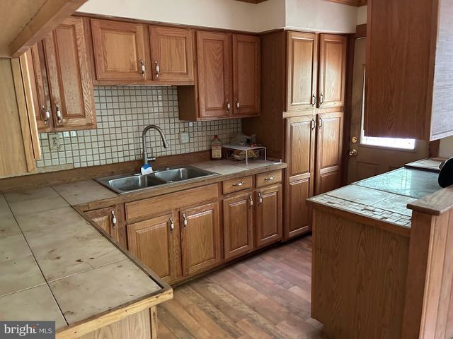 751 JOHNNYCAKE LN, Harpers Ferry, WV 25425