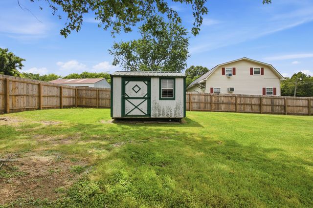 2371 Highway 43, S, Leoma, TN 38468