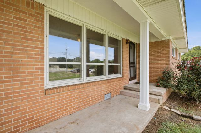 2371 Highway 43, S, Leoma, TN 38468