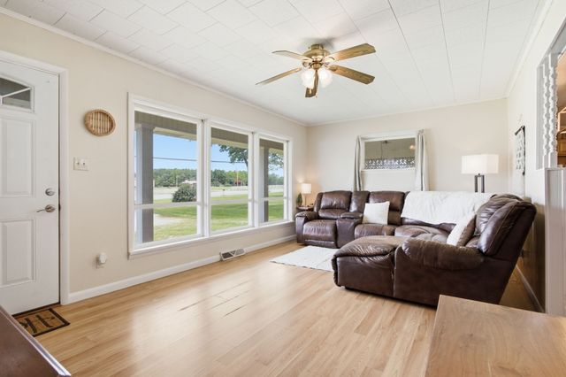 2371 Highway 43, S, Leoma, TN 38468