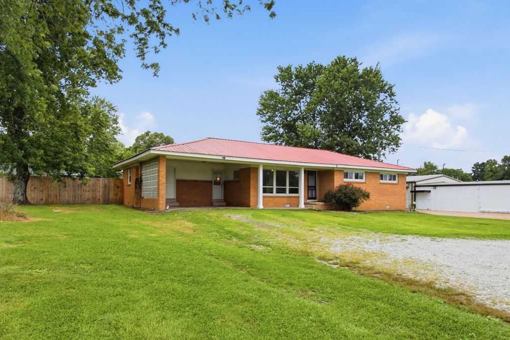2371 Highway 43, S, Leoma, TN 38468