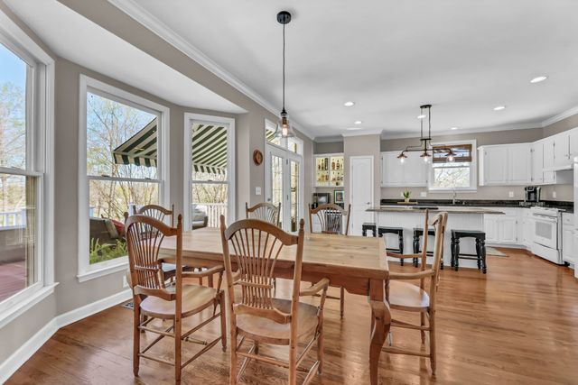 930 Doe Run Ct, Adams, TN 37010