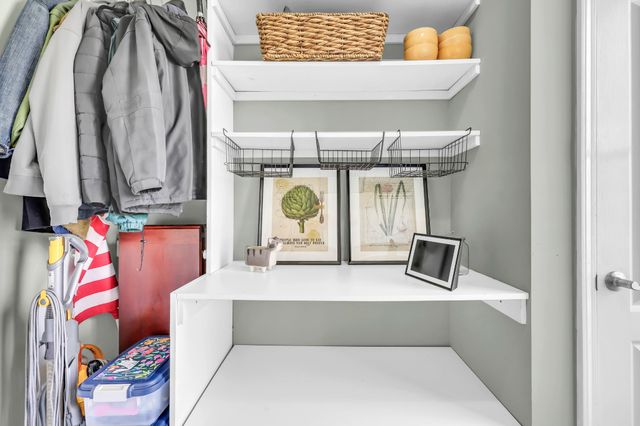 930 Doe Run Ct, Adams, TN 37010