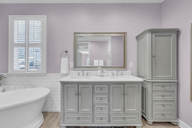 930 Doe Run Ct, Adams, TN 37010