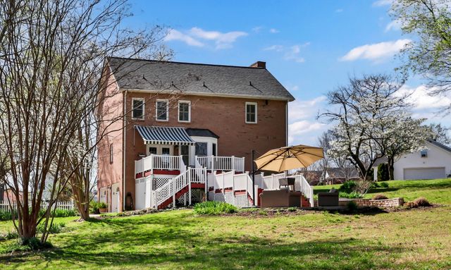 930 Doe Run Ct, Adams, TN 37010