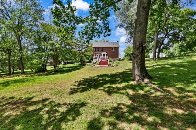 930 Doe Run Ct, Adams, TN 37010